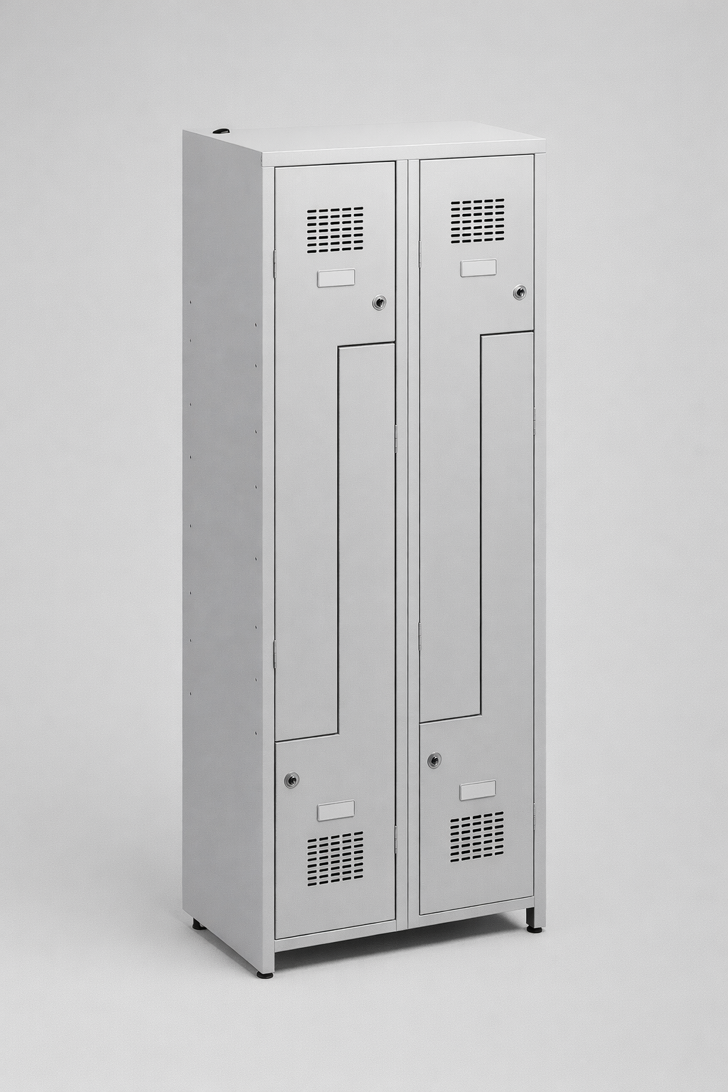 L-förmiger Mitarbeiterspind Sul 32 W lx - die effiziente Nutzung der Umkleidefläche bei voller