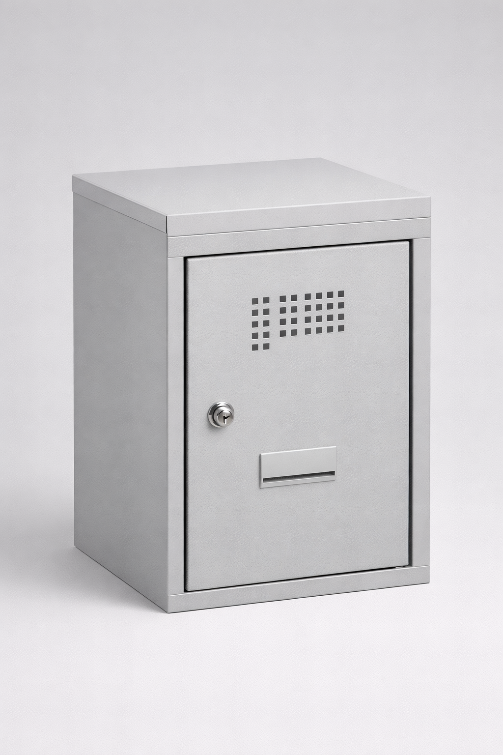 Zubehör für WSU- und MSU-Schränke — Aufsätze, Sockel, Dächer und Untergestelle für WSU- und MSU-Schränke in Schulen, Personalumkleiden, Sportobjekten und Mehrnutzerbereichen.