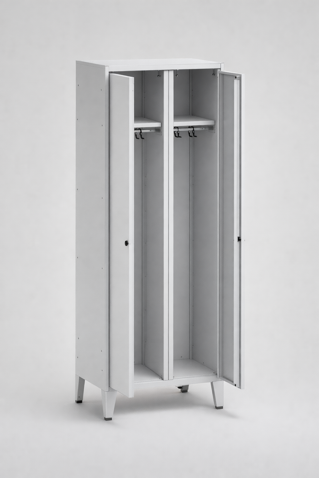 Wirtschaftsschrank MSU 83 – auf Füßen - die geordnete Aufbewahrung von Reinigungsmitteln und